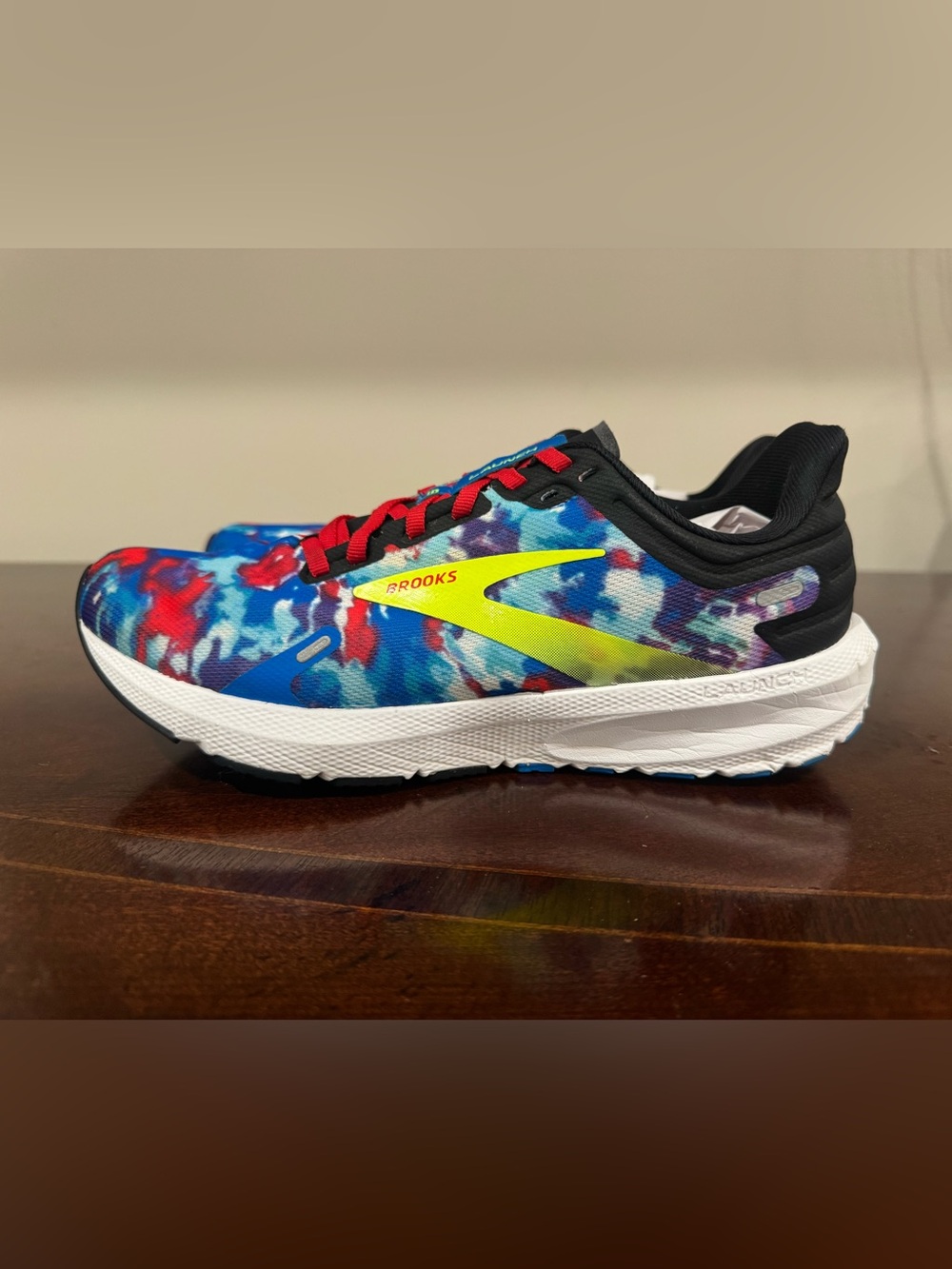 Brooks Women’s Launch 9 "Tie Dye" (Style Code: 120373-446) Size 9.5